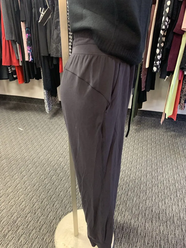 Lululemon flowy joggers L