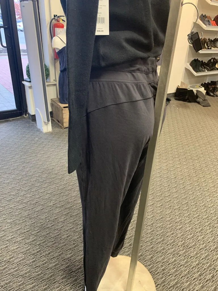 Lululemon flowy joggers L