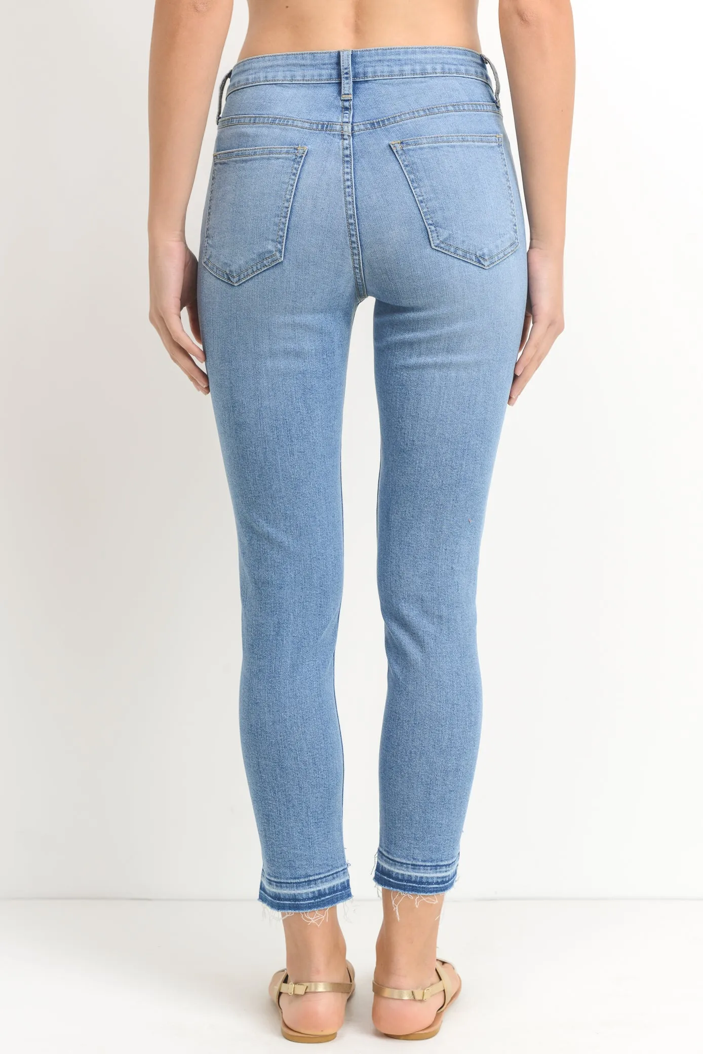 Skinny Released Step Frayed Hem Jeans