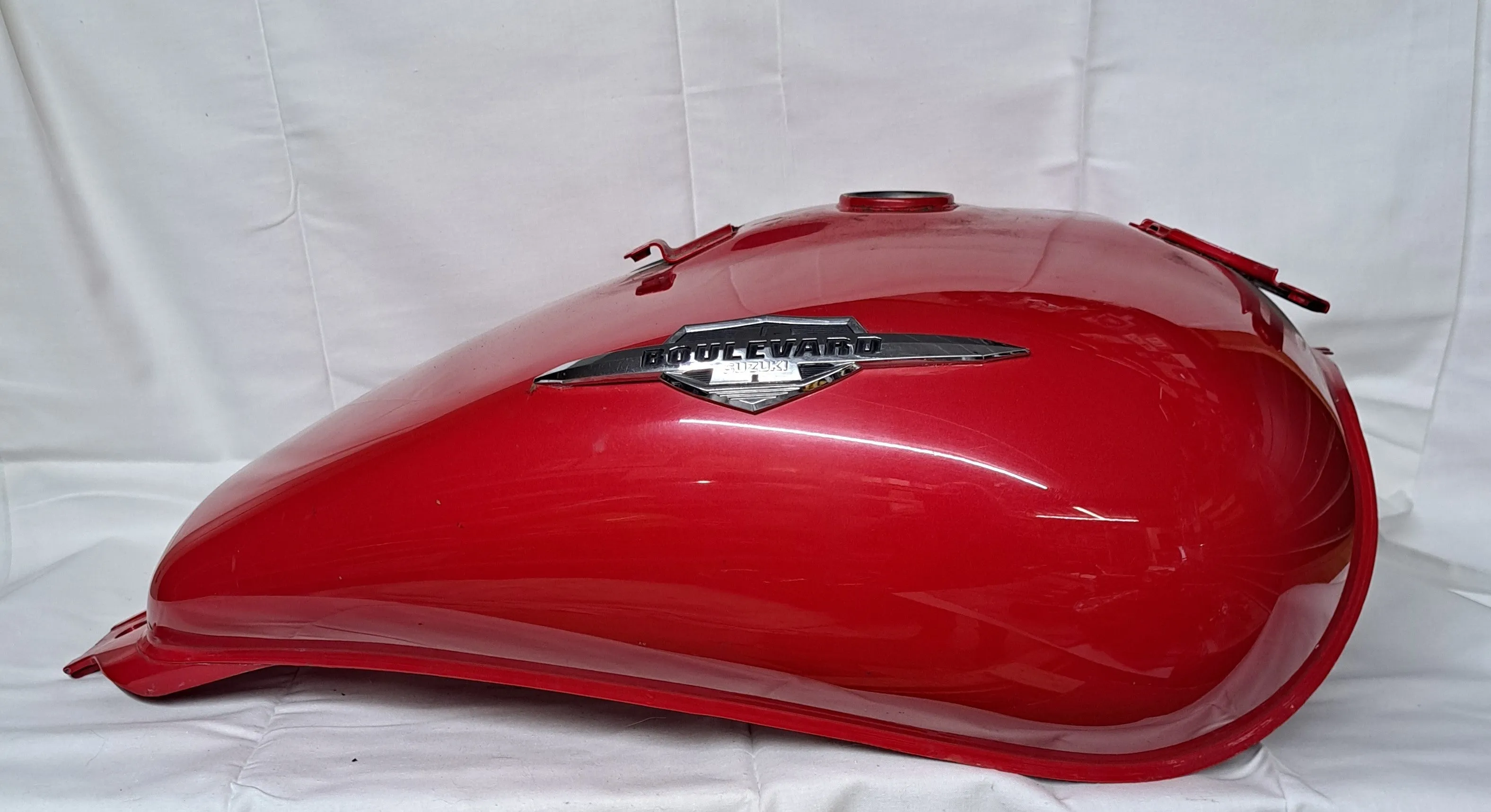 Suzuki Blvd M50 Red Gas Tank