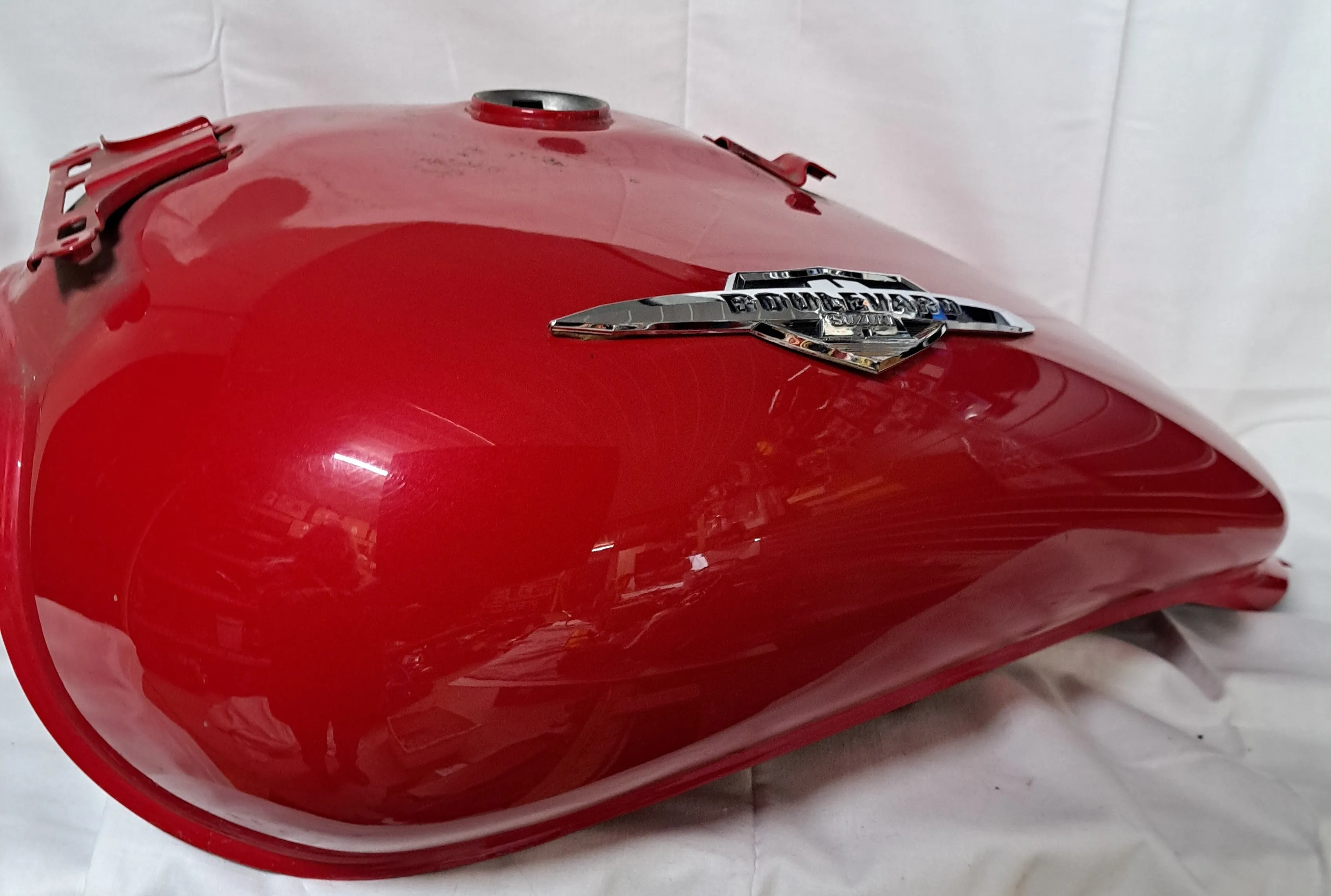 Suzuki Blvd M50 Red Gas Tank