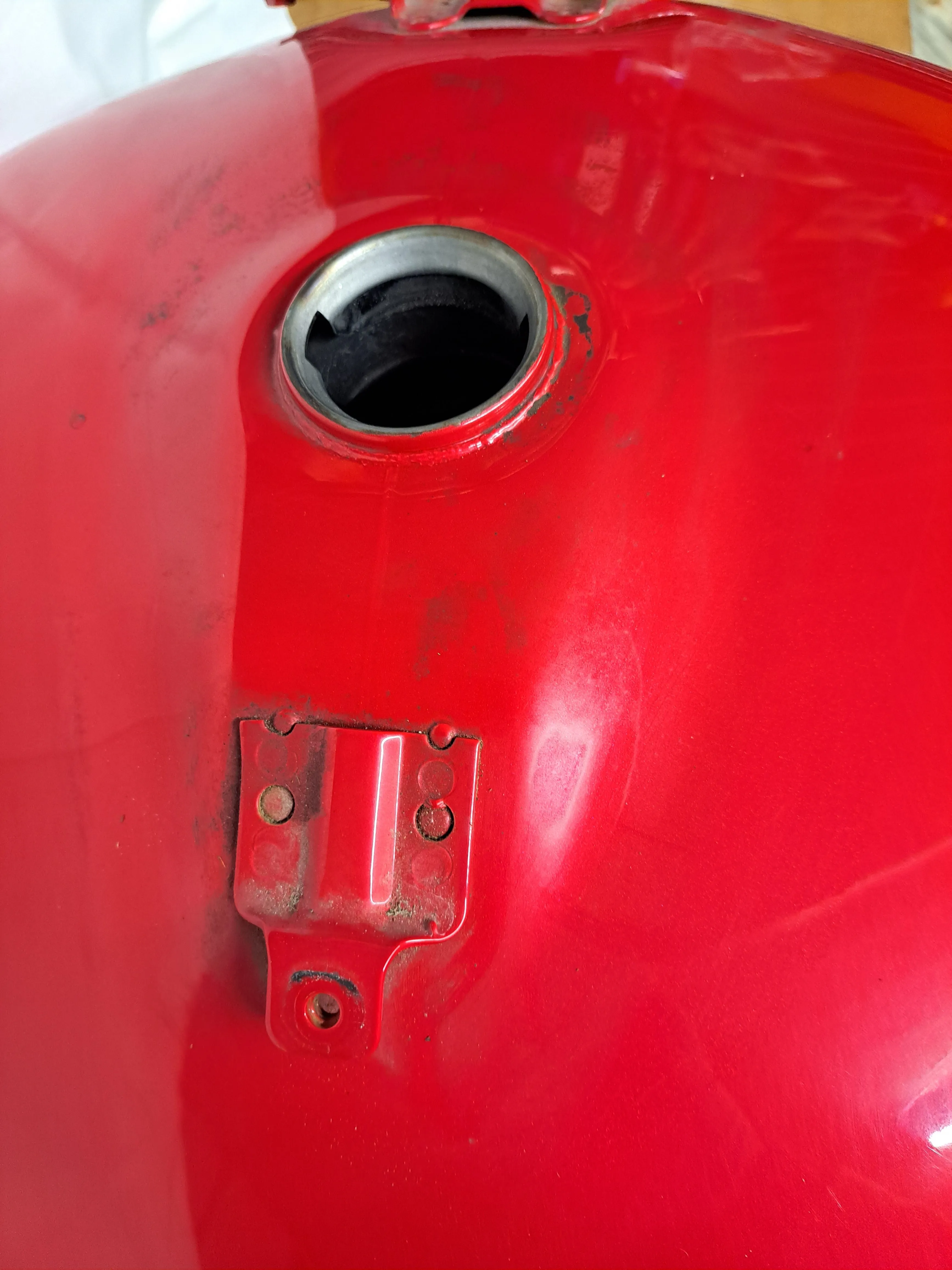 Suzuki Blvd M50 Red Gas Tank