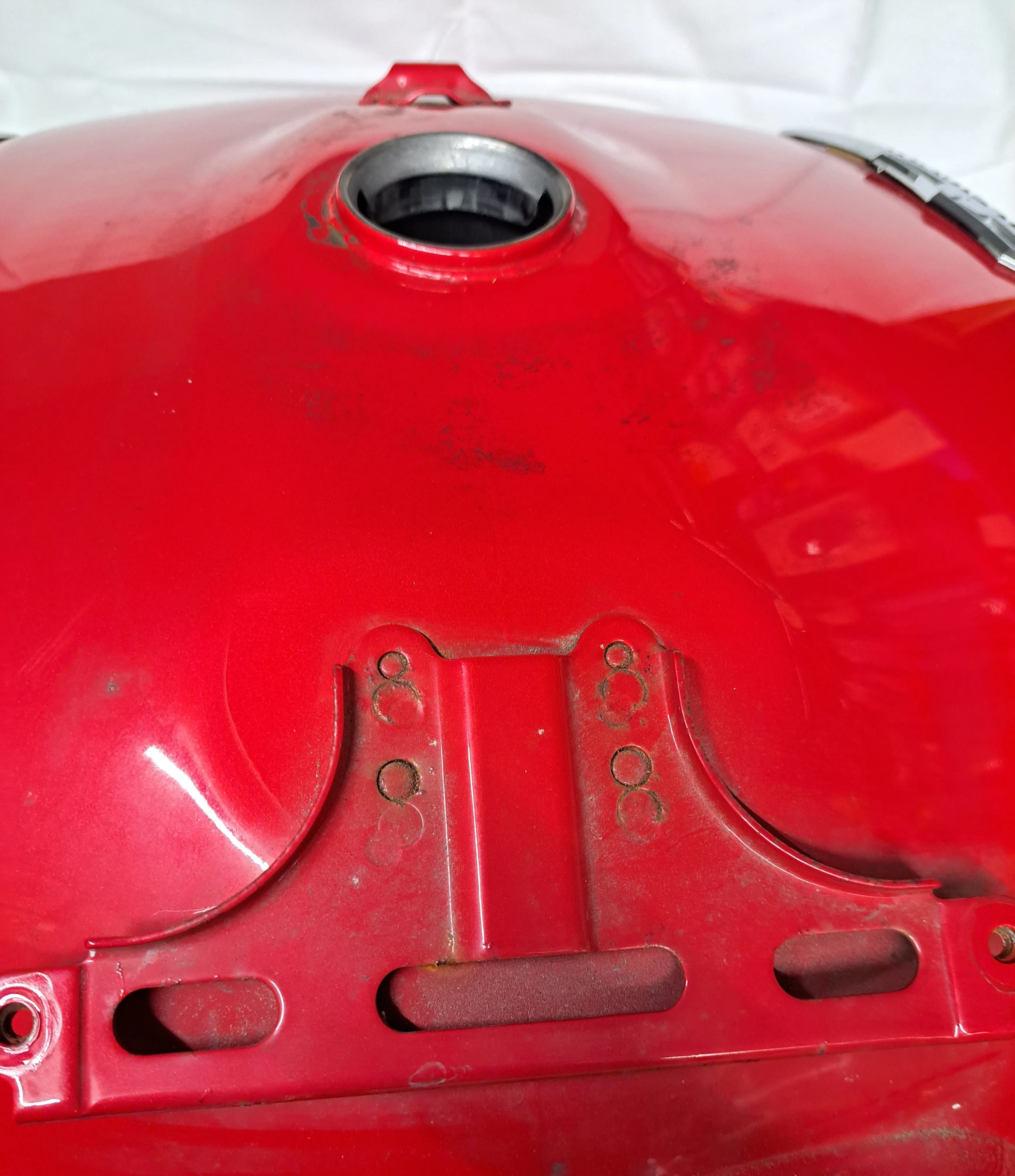 Suzuki Blvd M50 Red Gas Tank